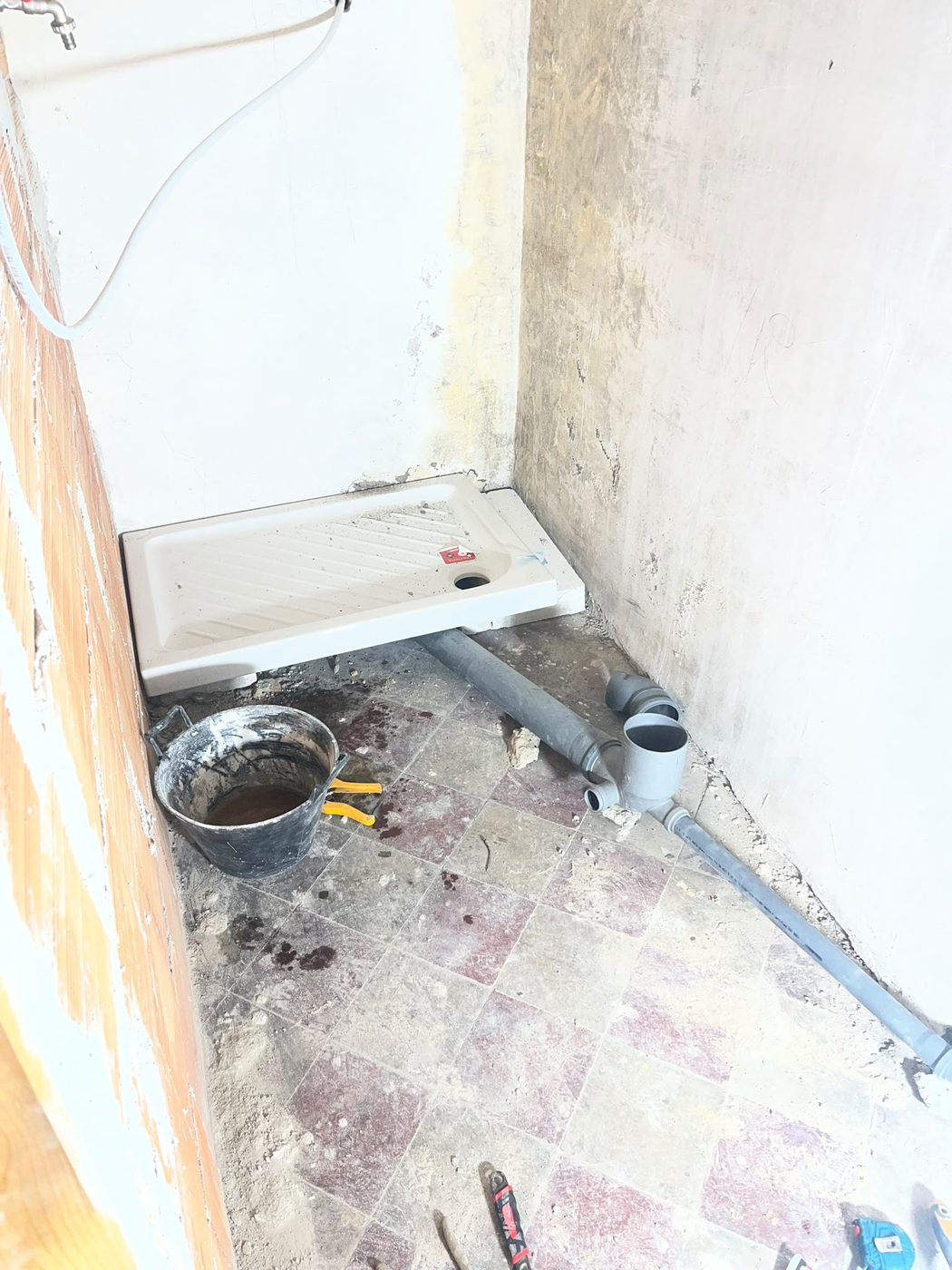 Rivestimento bagno in corso — Edilforte Napoli